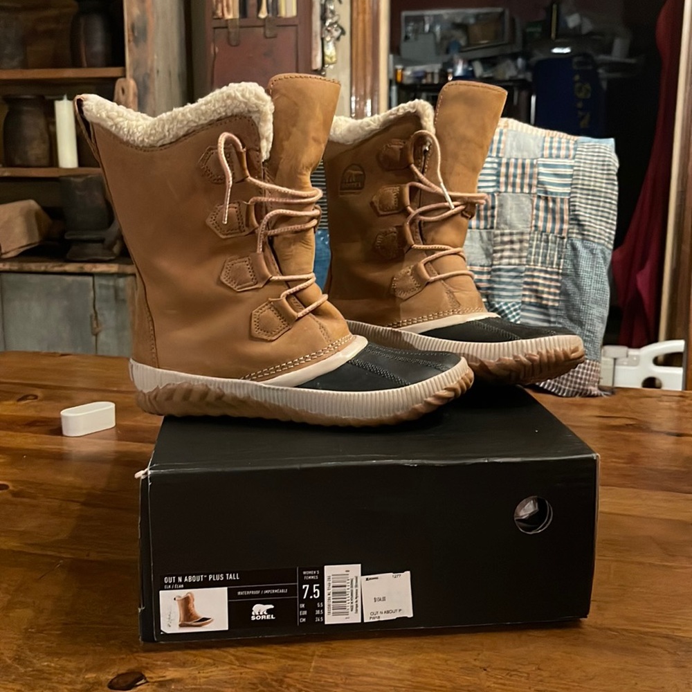 Sorel Out N About Plus Tall women’s 7.5 paid $104.00 asking $90 + shipping
